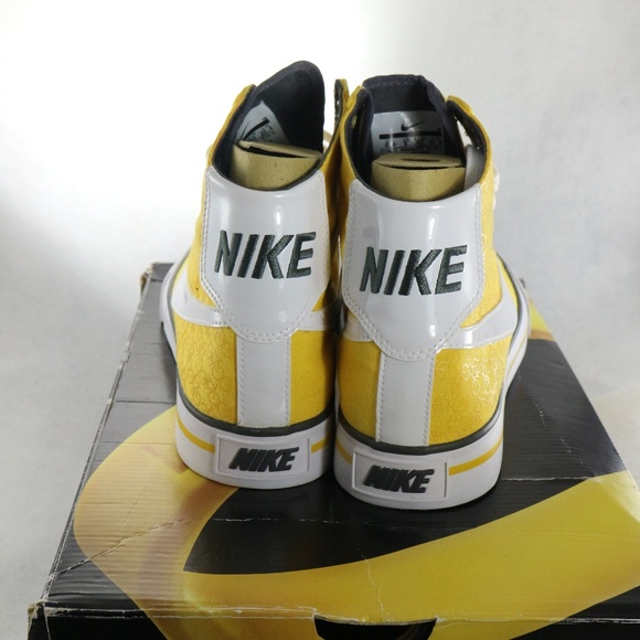 SOLD NIKE x Livestrong Sweet Classic High Sneakers - Picture 4 of 8